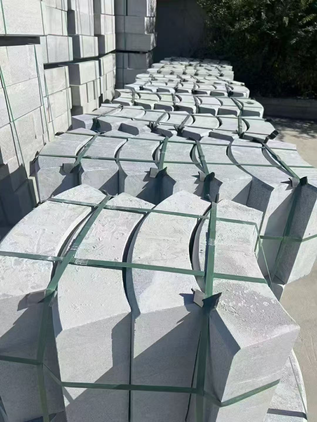 徐州 芝麻灰弧形路沿石