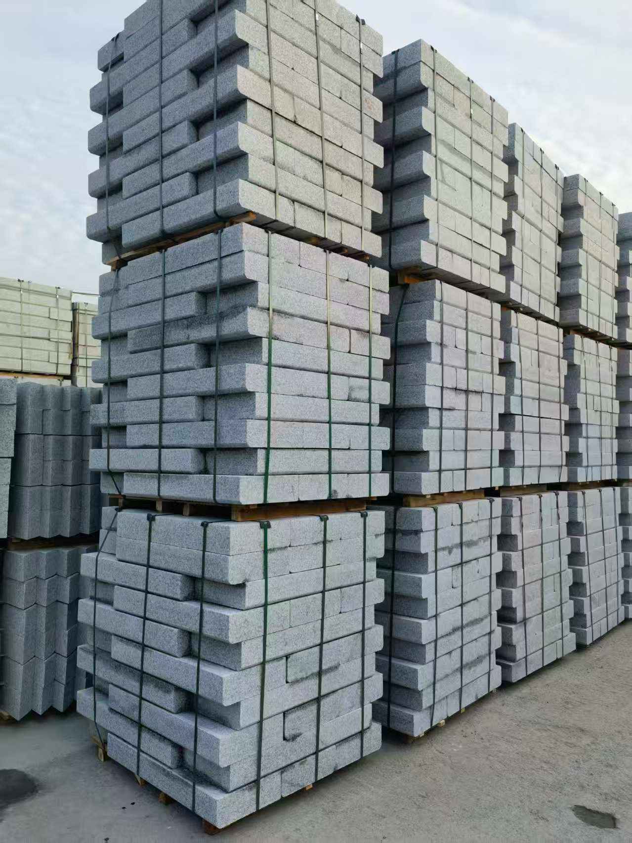 徐州 路沿石（路侧石），颜色一致，尺寸标准