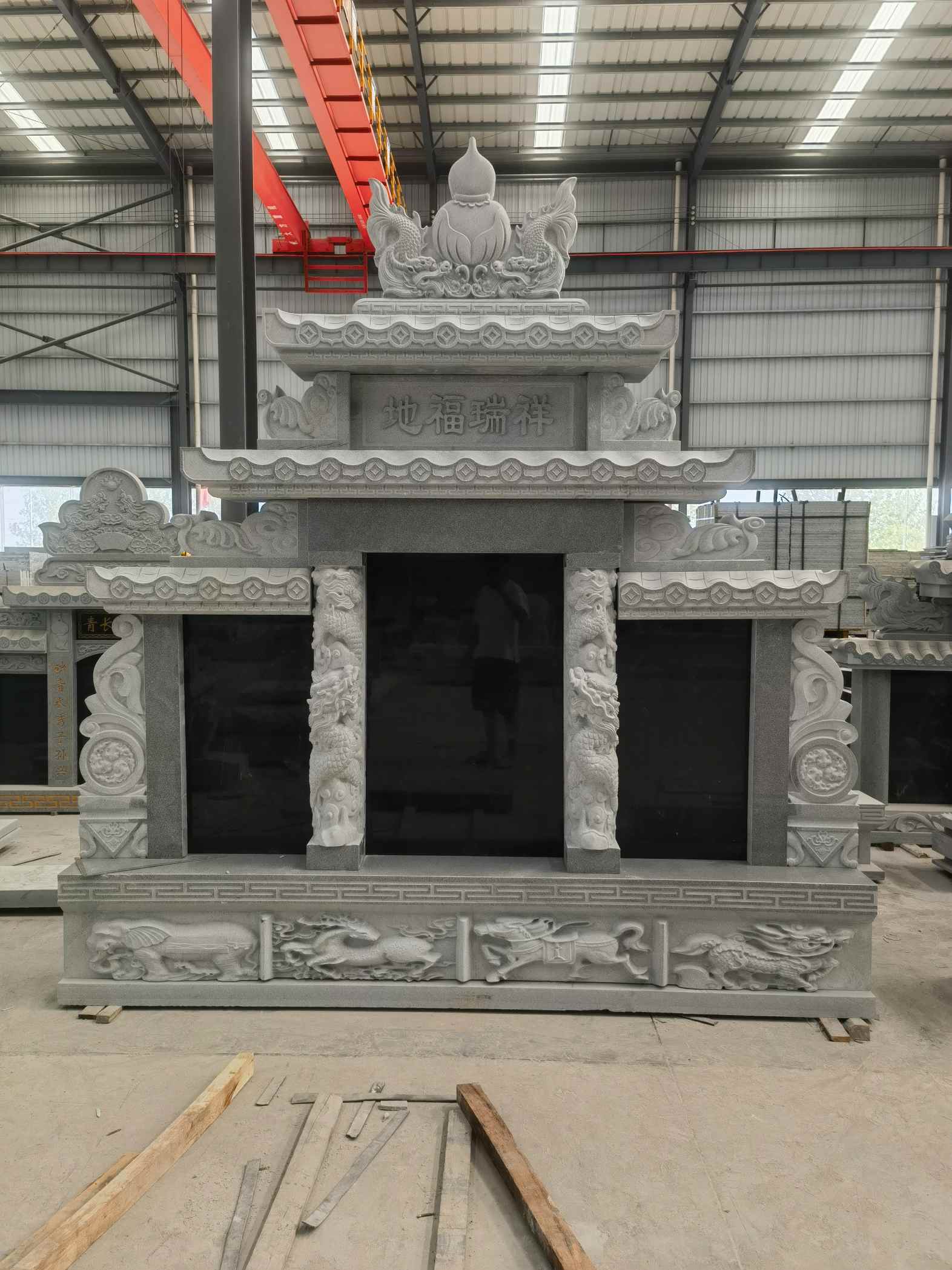 徐州 芝麻灰高档墓碑、土墓，一套也支持定做