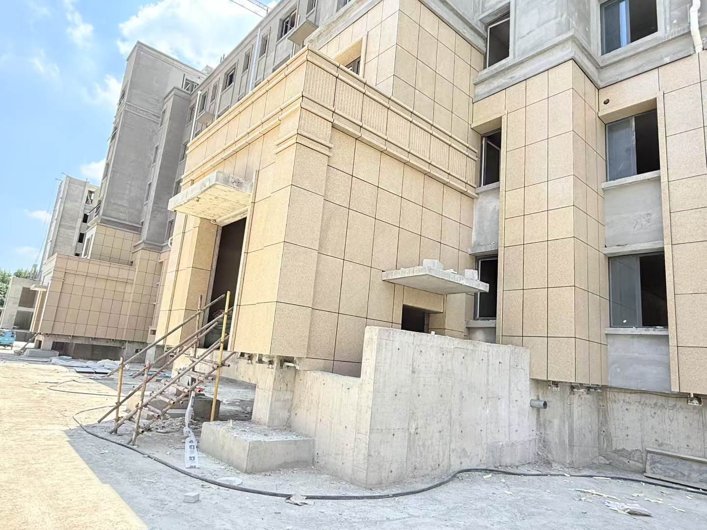 徐州 黄金麻干挂，工地实拍